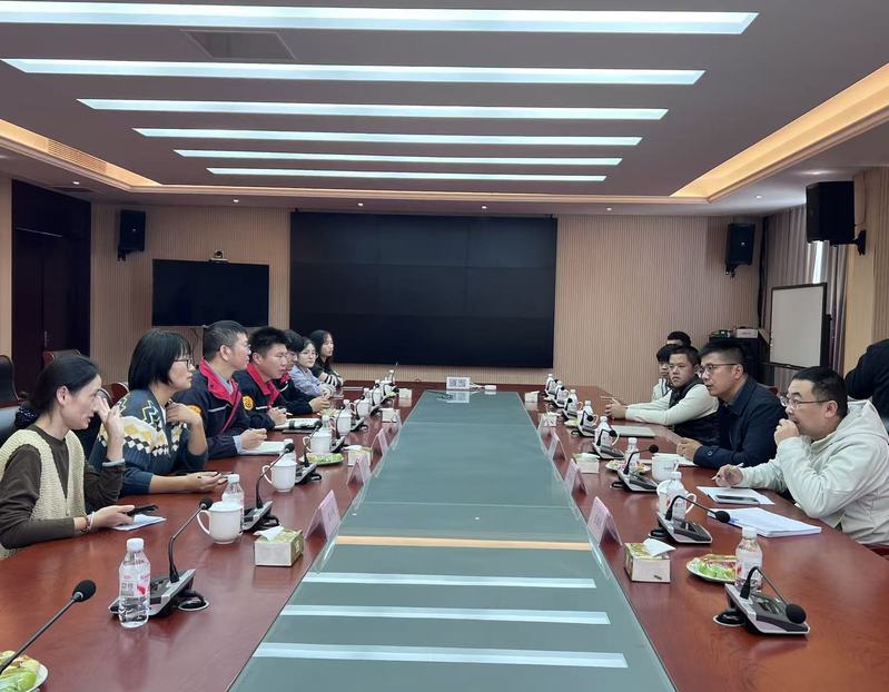 1.走访华峰超纤集团